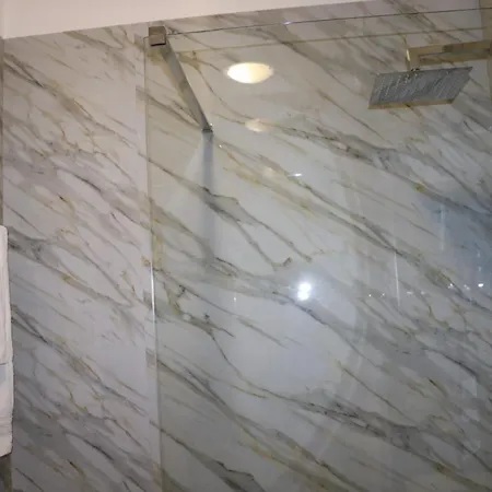 Uptown Madalenas Апартаменты