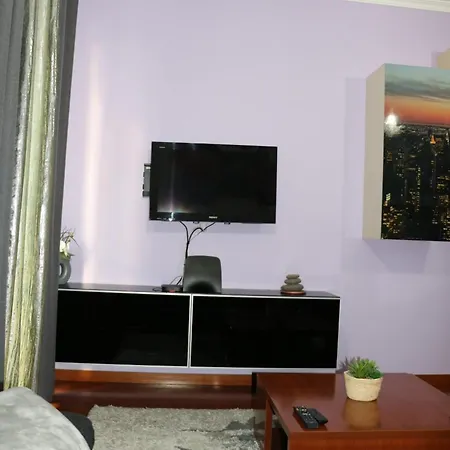 Uptown Madalenas פונשל