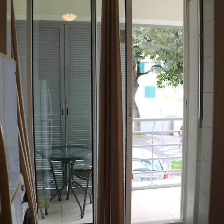 Uptown Madalenas Апартаменты *