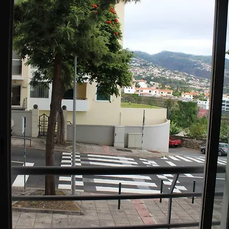 Uptown Madalenas Апартаменты